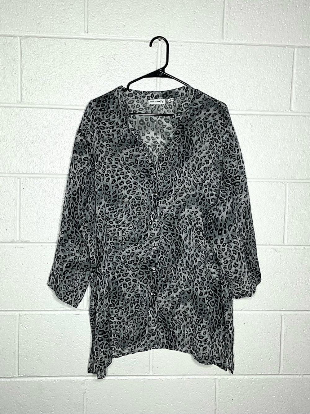 < Susan Graver Plus Size Black Leopard Print Button Down Size 3X >
